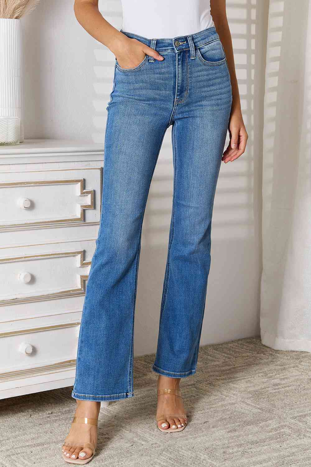 Judy Blue Full Size Straight Leg Jeans with Pockets - Athleuse